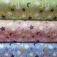 100% coton bio 160cm tissu satiné avec des motifs imprimés mignons échantillon gratuit disponible pour les accessoires de literie Textile à la maison