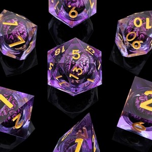 Venta al por mayor de dados poliédricos de resina personalizados con núcleo líquido, ecológicos y tallados, para juegos de rol de <span class=keywords><strong>Dungeons</strong></span> & Dragons (D20, D12, D10, D8, D6, D4) - Product Image 5