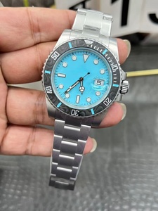 Reloj mecánico automático para hombre de 41 mm con esfera azul, función de fecha iluminada y bisel giratorio de cerámica, en acero inoxidable. - Product Image 3