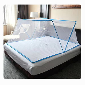 Moustiquaire pliable portable pour lits doubles, protection en maille avec bordure bleue - Product Image 1