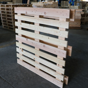 พาเลทไม้สนฉีดพ่นยาฆ่าเชื้อ ขนาด 1100x1100x138 มม. แบบเข้าได้สี่ทาง ยี่ห้อ Qingdao Haomeng สำหรับส่งออก - Product Image 1