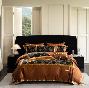 Xiangyun 새틴 + 자카드 자수 코튼 패브릭 침대 시트, 베갯잇, 이불 커버 세트 - Product Image 1