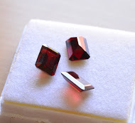 พลอยโกเมนสีแดงธรรมชาติทรงแปดเหลี่ยมขนาด 10x14 มม. - Product Image 2
