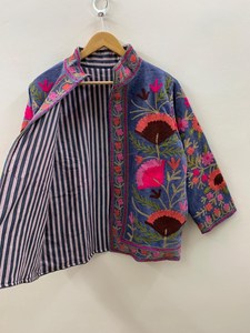 เสื้อแจ็คเก็ตกำมะหยี่สีเทา ลายดอกซูซานี มีกระเป๋า  สำหรับฤดูหนาว  แบบอบอุ่น  ทรงบอมเบอร์  งานแฮนด์เมด  ของขวัญสำหรับเธอ จากอินเดีย - Product Image 4