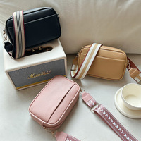 Nouveauté Hiver 2026 - Petit Sac à Main Carré Style Rétro Européen et Américain avec Large Bandoulière pour Femme