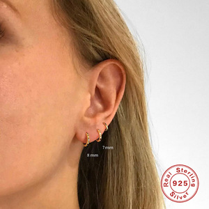 Pendientes de Aro con Diamantes Redondos de Plata de Ley S925, Más Vendidos - Product Image 4