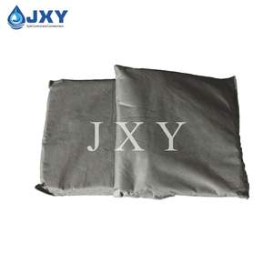 Coussin absorbant universel à action rapide pour tous types de déversements de liquides autour des machines, sous les tuyaux qui fuident, dans les zones désordonnées - Product Image 2