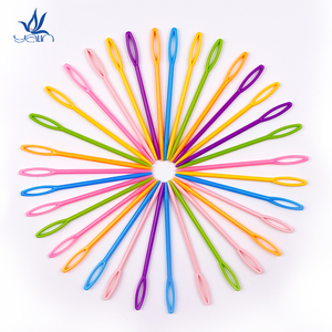 Accesorio de costura de plástico portátil, hilo de coser a mano, tapiz de zurcir, agujas de cordón para manualidades DIY, estilo Simple cosido - Product Image 1