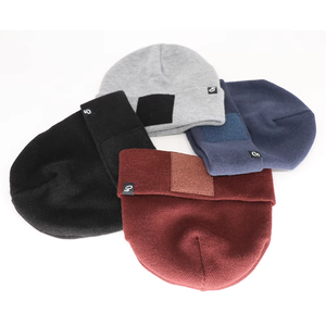 Gorro de Punto Personalizado con Parche Removible, Gorro de Invierno Acrílico con Parche de Gancho y Bucle - Product Image 4