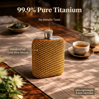 Flacon à liqueur de luxe en titane pur avec couvercle en bambou tressé à la main et fil doré, style vintage, ultra-léger, cadeau d'affaires