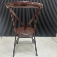 Chaise en bois à dossier croisé empilable pour événements de location en gros, banquets, siège en rotin
