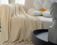 Moderner Landhaus-Stil Karierte Strick-Sofadecke Bettdecke Einweg Geometrisches Muster 100% Polyester für Frühling Sommer Gästehaus