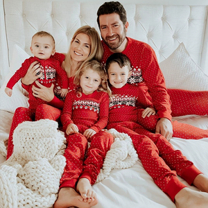 Conjunto de Roupas de Seda Leiteira para Mãe e Filha 2026 em Estoque, Pijamas de Natal Retrô com Estampa Geométrica para a Família - Product Image 3