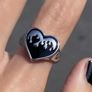 4 Chiếc Nhẫn Thời Trang Tráng Men Hình Trái Tim Âm Dương Bộ Nhẫn <span class=keywords><strong>Ace</strong></span> Of Spades Punk Dành Cho Nam Nữ Nhẫn Đựng Thẻ Bài Xì Phé - Product Image 5