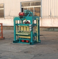 Gagnez de l'argent à domicile sans investissement : Machine à fabriquer des briques manuelle QTJ4-40 à haute efficacité pour briques de terre.