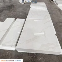 Escaliers en marbre blanc et pierre noire pour l'intérieur, aspect marbre blanc, provenant de fournisseurs de pierre de Foshan
