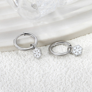 Boucles d'oreilles flocon de neige en alliage de zinc, design simple pour femmes, bijoux tendance - Product Image 2