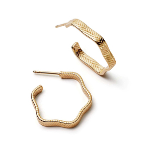 مجوهرات عصرية من الفضة الإسترلينية مطلية بالذهب قرط طوق متعرج - Product Image 1