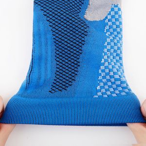 Vente en gros de <span class=keywords><strong>chaussettes</strong></span> hautes grande taille <span class=keywords><strong>bonne</strong></span> qualité au-dessus du genou <span class=keywords><strong>chaussettes</strong></span> longues tricotées pour femmes - Product Image 6
