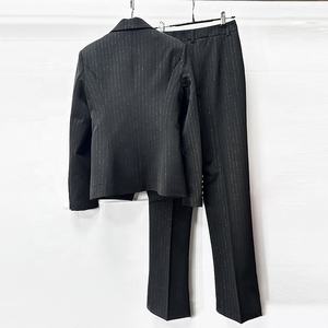 OUDINA nuovi arrivi <span class=keywords><strong>Blazer</strong></span> <span class=keywords><strong>con</strong></span> <span class=keywords><strong>bottoni</strong></span> dorati a righe professionali 2 pezzi set da due pezzi suite da donna <span class=keywords><strong>Blazer</strong></span> - Product Image 5