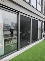 Porte coulissante en aluminium minimaliste sur mesure, robuste, double vitrage, verre trempé, cloison insonorisée moderne pour appartement
