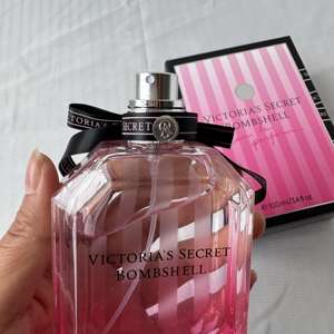 Eau de Parfum en gros 100ml, Brume Corporelle Parfumée Rose Florale, Marque Victoria <span class=keywords><strong>Secret</strong></span>, Parfum Original pour Femme - Product Image 4