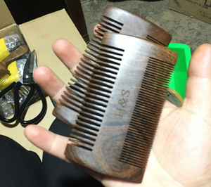 Pettini da Barba Tascabili a Doppia Punta in Legno di Sandalo Nero e Marrone per Uomo - Product Image 4