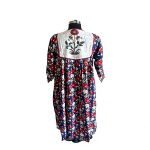 Vestido Midi Boho Estilo Anarkali con Estampado Floral y Bordado en el Pecho, Corte en A, Ajuste Relajado, Color Azul Marino, Estampado Étnico, Algodón - Product Image 4