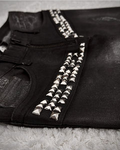 Pantalon évasé sur mesure style hip-hop en denim sergé extensible délavé, coupe ample, avec rivets, effet boot-cut - Product Image 3