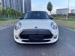 <span class=keywords><strong>Mini</strong></span> <span class=keywords><strong>Cooper</strong></span> 2016 de 5 Puertas y 4 Asientos, Auto Usado Color Blanco Pimienta, Hatchback Compacto - Product Image 1