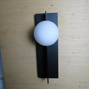 Phong cách Bắc Âu ổ cắm dẫn ngoài trời sắt Tường Đèn ej4038 với nền vàng và giường vàng khung ánh sáng - Product Image 1