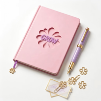 Carnet à couverture rigide en PU personnalisé avec lettres 3D en relief, marque-page breloque fleur, cadeau pour femme