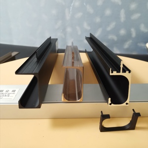 Maniglie per Mobili da Cucina Profilo Oro in Alluminio Anodizzato Lega di Alluminio 500 Pezzi Forma G Accessori per Cucina Confezione in Polybag - Product Image 1