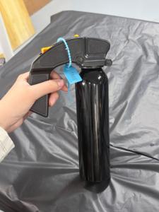 Lata de Aerosol Personalizable de 500 ml con Llavero, Herramientas de Autodefensa de Plástico Negro Portátiles, Adecuadas para Actividades al Aire Libre - Product Image 4