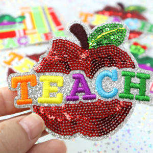 Patch brodé en sequins motif <span class=keywords><strong>pomme</strong></span> 'Rainbow TEACH', grand modèle de 3 pouces, badge scintillant thermocollant pour la Journée des enseignants, idéal pour casquettes de camionneur et casquettes - Product Image 1
