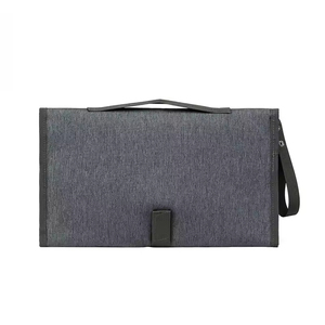 Tapis à langer multifonctionnel portable avec logo personnalisé, en polyester imperméable, avec poche - Product Image 2