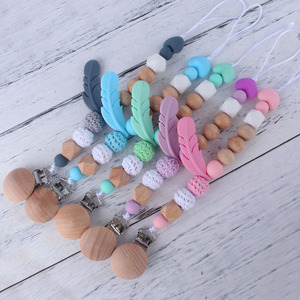 Nueva Cadena de dentición de alimentación de bebé personalizada, mordedor de pluma de haya, cadena de chupete de bebé, soporte infantil masticable de ganchillo, Clip de madera - Product Image 2