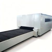 Hoysook 3000W 6000W Découpeuse laser fibre haute précision entièrement fermée avec table d'échange pour le traitement des métaux