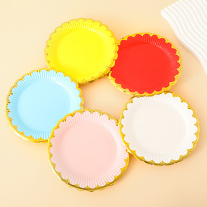 Venta al por Mayor de Fábrica, Platos de Papel Desechables de 7 Pulgadas, Color Único, con Forma de Flor Dorada, Platos de Papel Personalizados para Fiestas de Cumpleaños y Bodas - Product Image 2