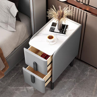 Table de chevet moderne simple et légère de luxe en bois massif ultra-étroite avec recharge