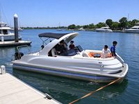 Bateau ponton de luxe à trois tubes en aluminium pour les fêtes en famille, les loisirs et les croisières
