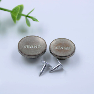<span class=keywords><strong>Custom</strong></span> Zinc Alloy Round Shape Embossed Logo Metal Jeans <span class=keywords><strong>Button</strong></span> Silver Pearl Cowboy Shank <span class=keywords><strong>Button</strong></span> para Jeans Vestuário Shirt - Product Image 6