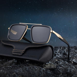 Lunettes de soleil polarisées carrées pour hommes Rolo Haus, monture noire en métal et plastique, verres TAC UV400, protection solaire classe 2, ZS-98353P - Product Image 1