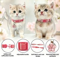 Collier pour chat en PU, motif fraise en forme de cœur et marguerites, mignon et frais, avec fermoir de sécurité anti-étranglement, best-seller transfrontalier