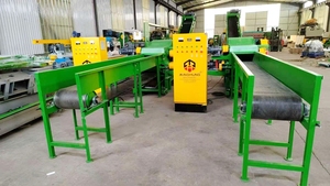 Broyeur à tambour compact 55 kW pour <span class=keywords><strong>copeaux</strong></span> <span class=keywords><strong>de</strong></span> <span class=keywords><strong>bois</strong></span>, capacité 5 tonnes/heure, certifié CE, avec convoyeur d'entrée pour panneaux <span class=keywords><strong>de</strong></span> contreplaqué et meubles - Product Image 6