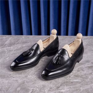 รองเท้าผู้ชายแบบสวมใส่สบาย ระบายอากาศได้ดี พื้นยางกันลื่น หัวเหลี่ยม/หัวแหลม  ผูกเชือก เหมาะสำหรับใส่ทำงานหรือลำลอง  คอลเลคชั่นใหม่ ฤดูใบไม้ผลิ/ฤดูร้อน - Product Image 1