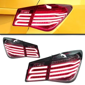 Feux arrière de voiture avec feux de jour à LED et clignotants dynamiques pour modèles 2009-2014 - Product Image 2