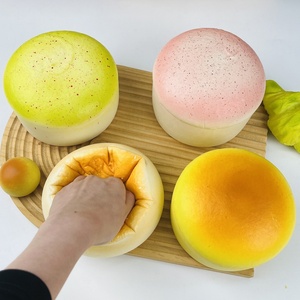 1 unidad de Squishy de PU de plástico sintético, suave, de rebote lento y de subida lenta, con forma de pastel de queso y pan, modelo de comida redondo para descompresión, accesorio de simulación - Product Image 3