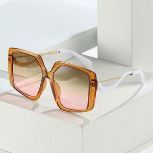 Gafas de Sol Cuadradas Extra Grandes con Logotipo Personalizado, Montura Grande, Lentes Degradadas, Protección UV400 para Mujer - Product Image 3