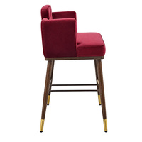 Tabouret de bar de luxe en velours bordeaux avec accoudoirs et dossier, chaise haute moderne pour îlot de cuisine, comptoir de bar et restaurant